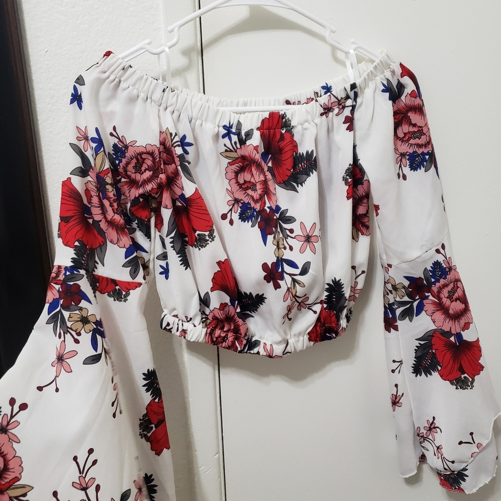 SHEIN Floral Crop Top